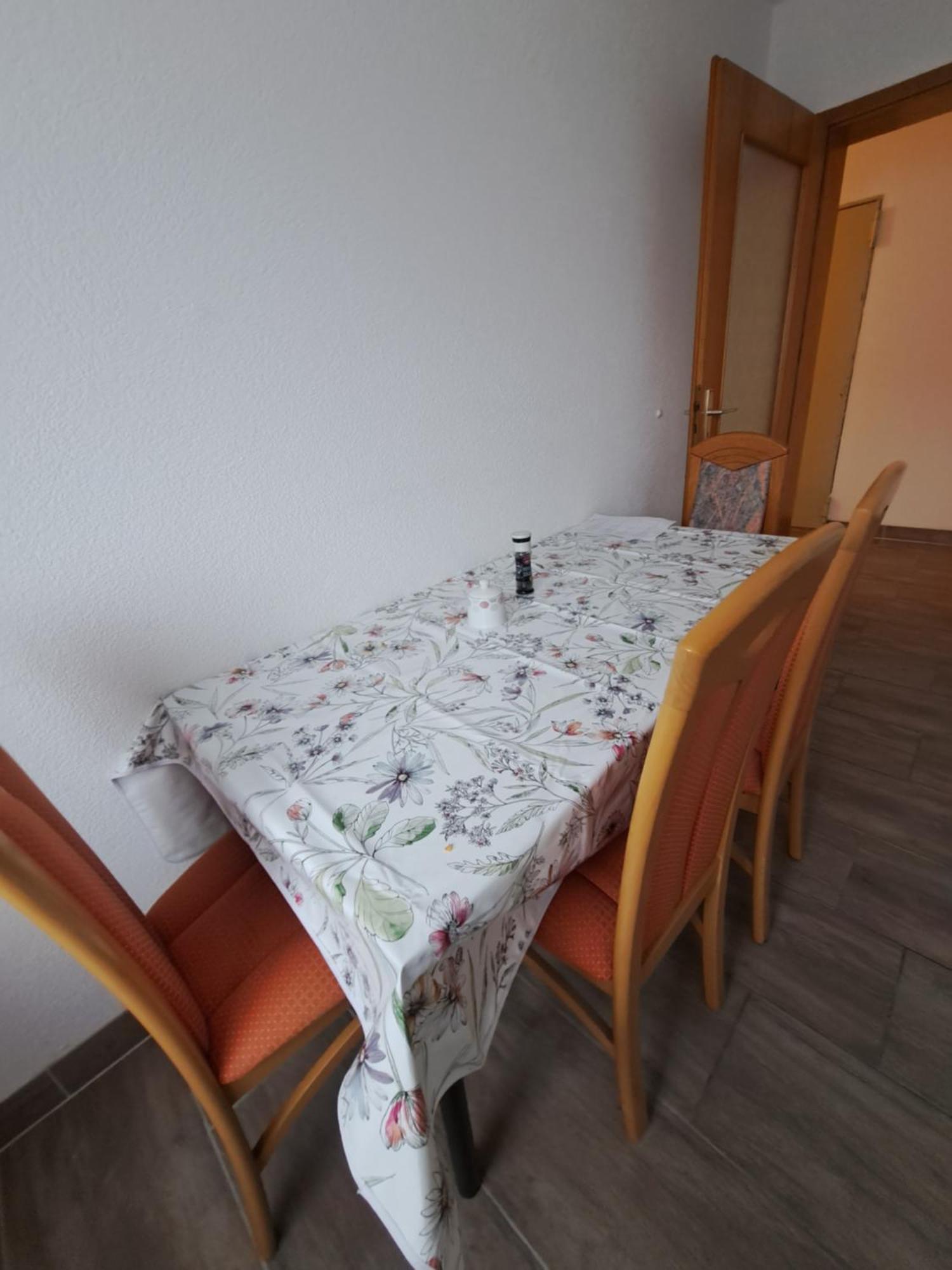 Wohnung mit 2 Zimmern Ballenberg Exterior foto